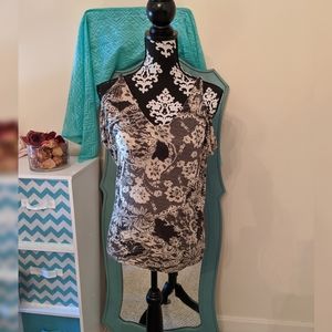 5/$25 Sleeveless floral and lace print top